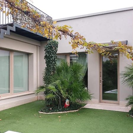 Suite Mimosa Con Piscina - Affitti Brevi Italia ซีร์มิโอเน ภายนอก รูปภาพ