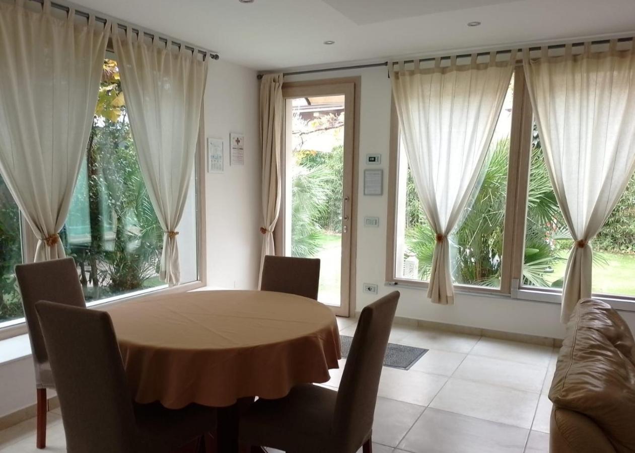 Suite Mimosa Con Piscina - Affitti Brevi Italia ซีร์มิโอเน ภายนอก รูปภาพ