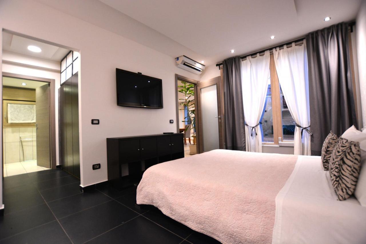Suite Mimosa Con Piscina - Affitti Brevi Italia ซีร์มิโอเน ภายนอก รูปภาพ