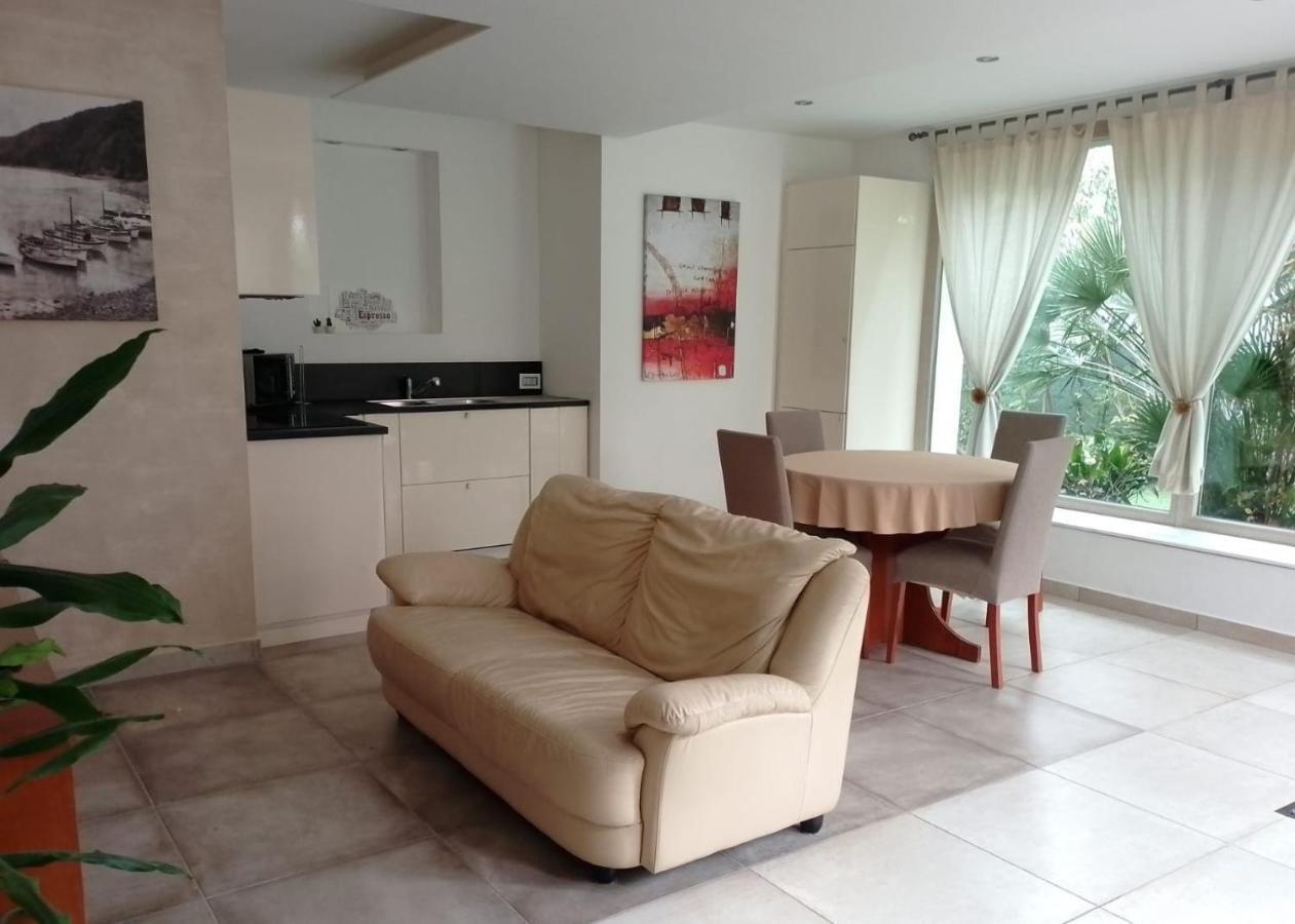 Suite Mimosa Con Piscina - Affitti Brevi Italia ซีร์มิโอเน ภายนอก รูปภาพ